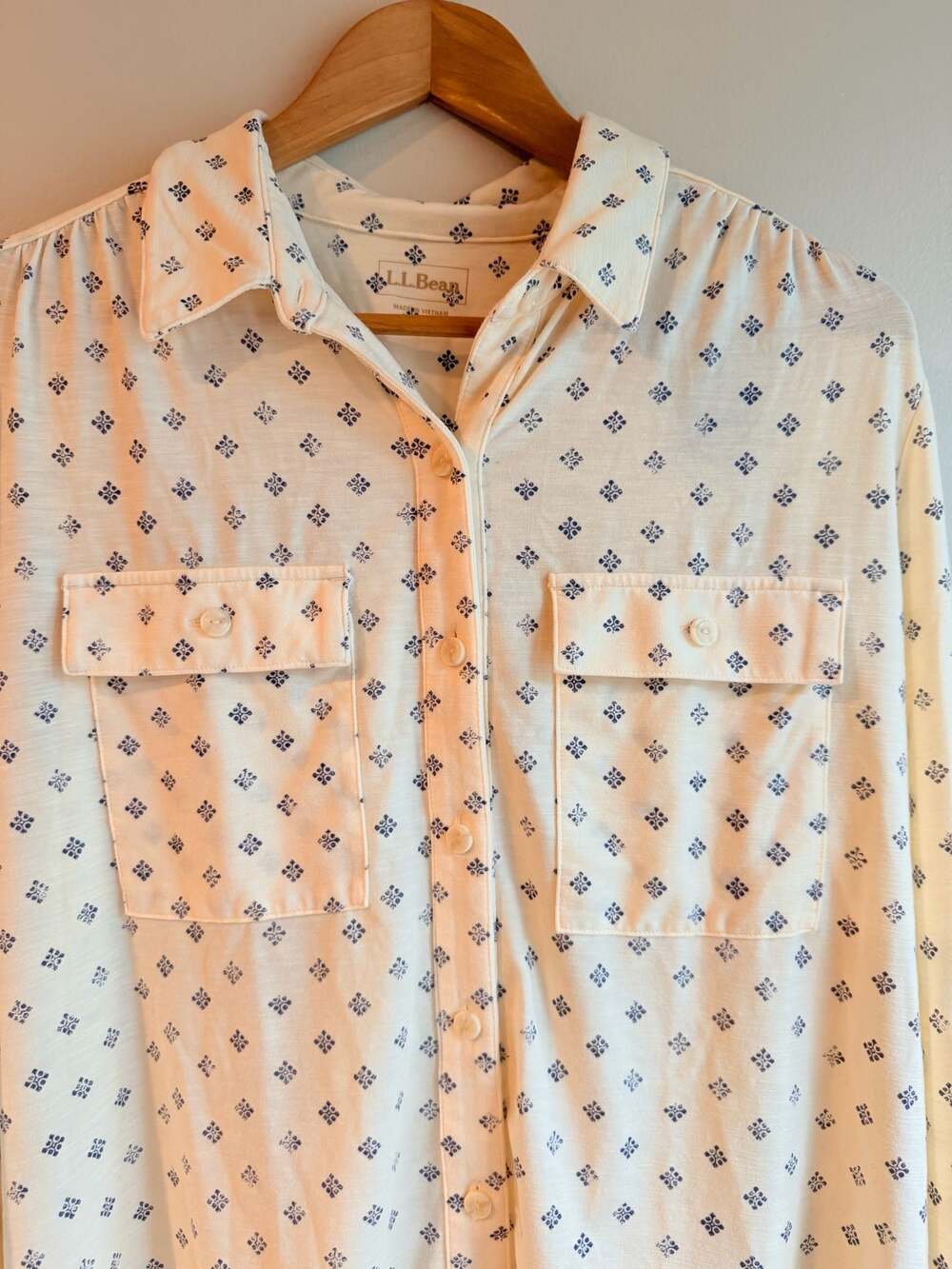 L.L.Bean Camden Hills Button Front Shirt Cream Indigo Print Size Large Regular - Picture 2 of 7